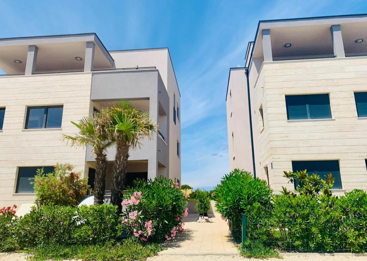 Apartments The Beach Resort Vir Esterno foto