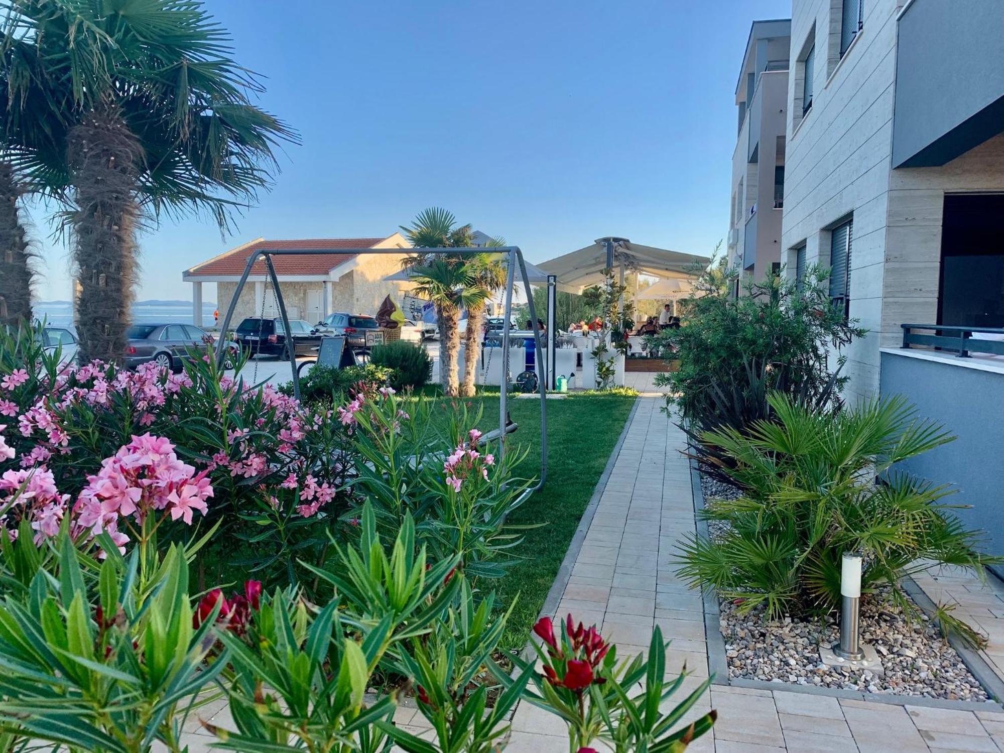 Apartments The Beach Resort Vir Esterno foto
