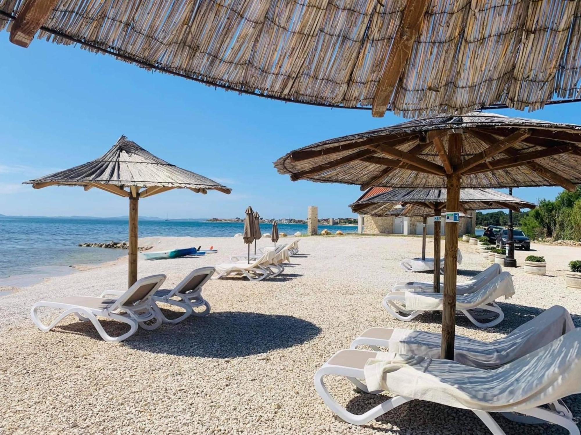 Apartments The Beach Resort Vir Esterno foto