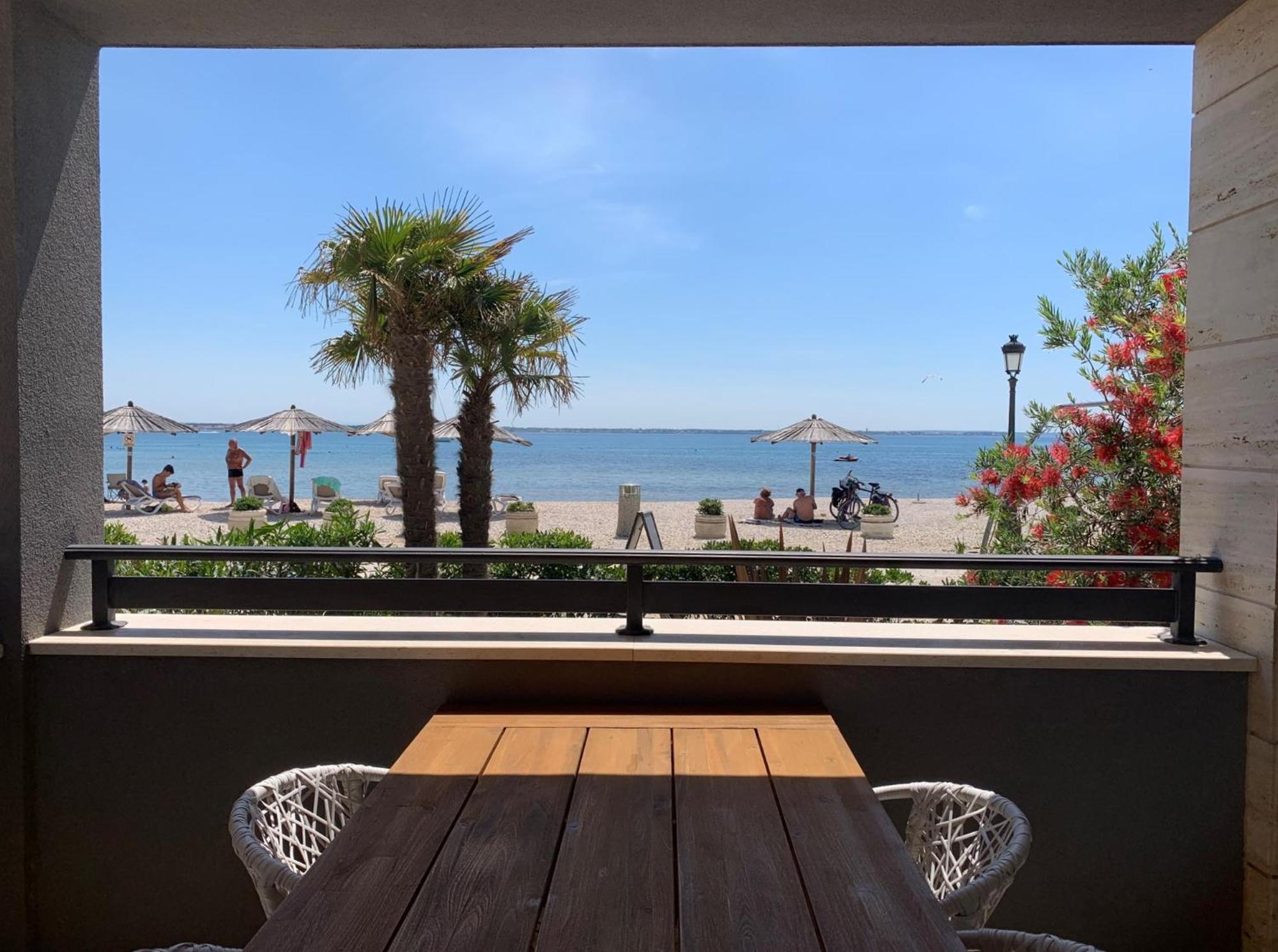 Apartments The Beach Resort Vir Esterno foto