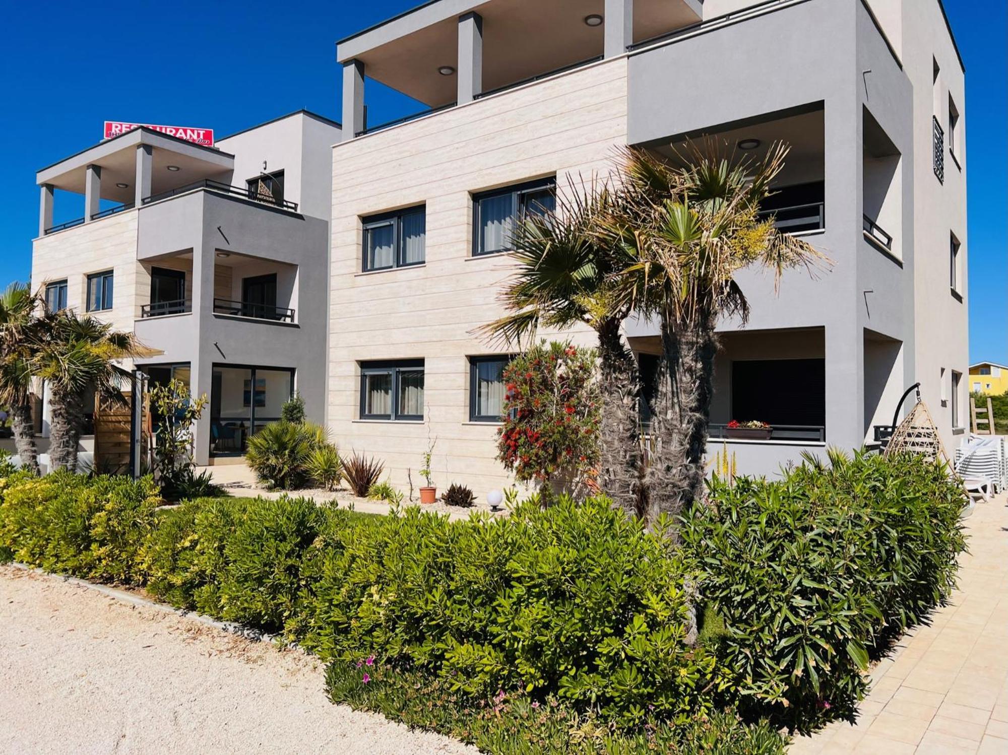 Apartments The Beach Resort Vir Esterno foto